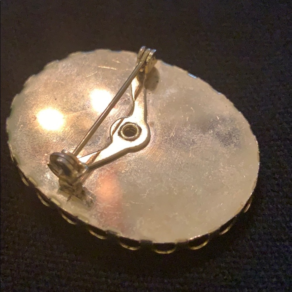 Brooch - Picture 4 of 4